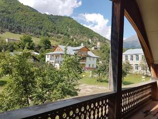 Лоджи SvanLand Местиа Спальное место на двухъярусной кровати в общем номере для мужчин и женщин-4